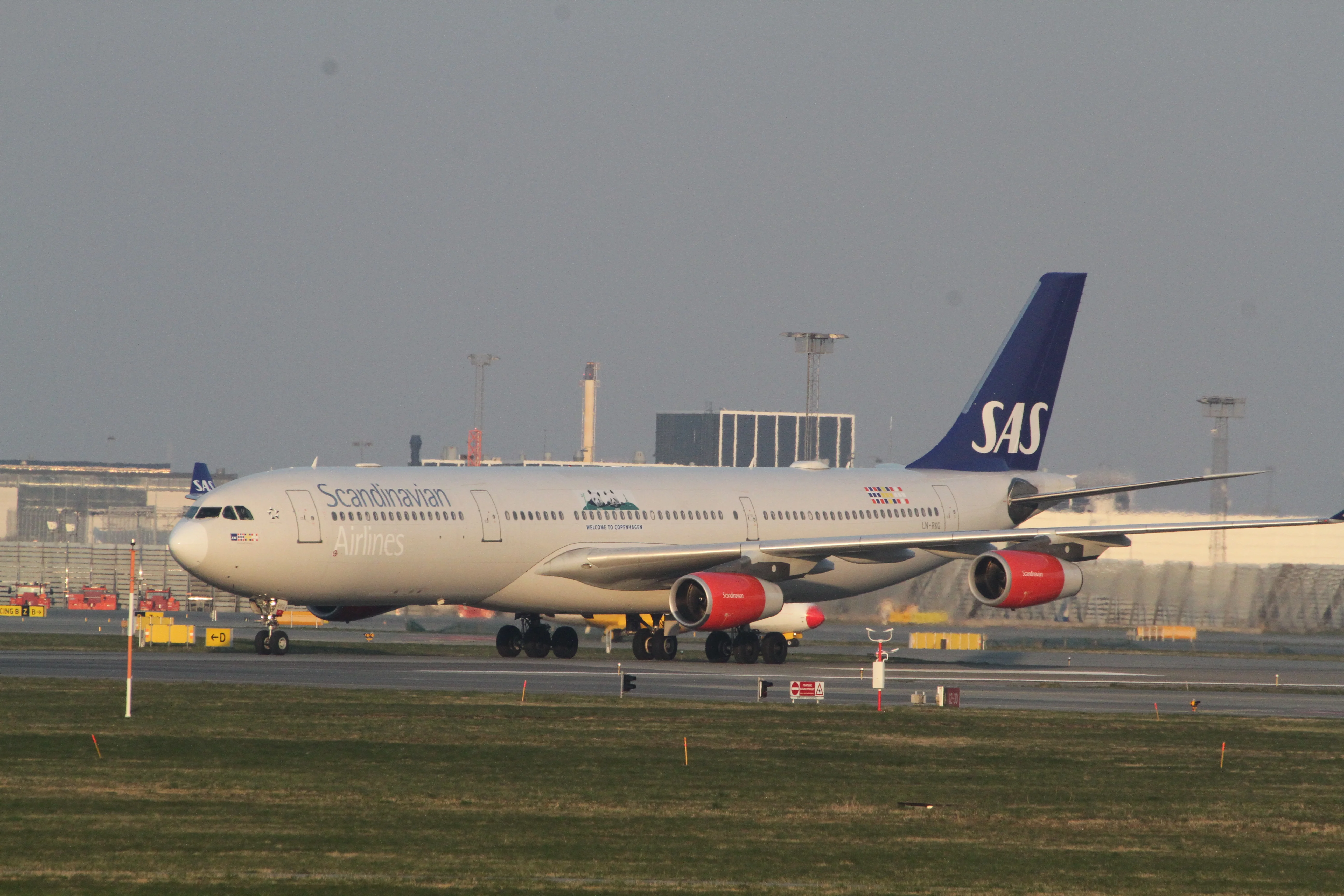 Arrival of Mao Sun &amp; Xing Er in Denmark