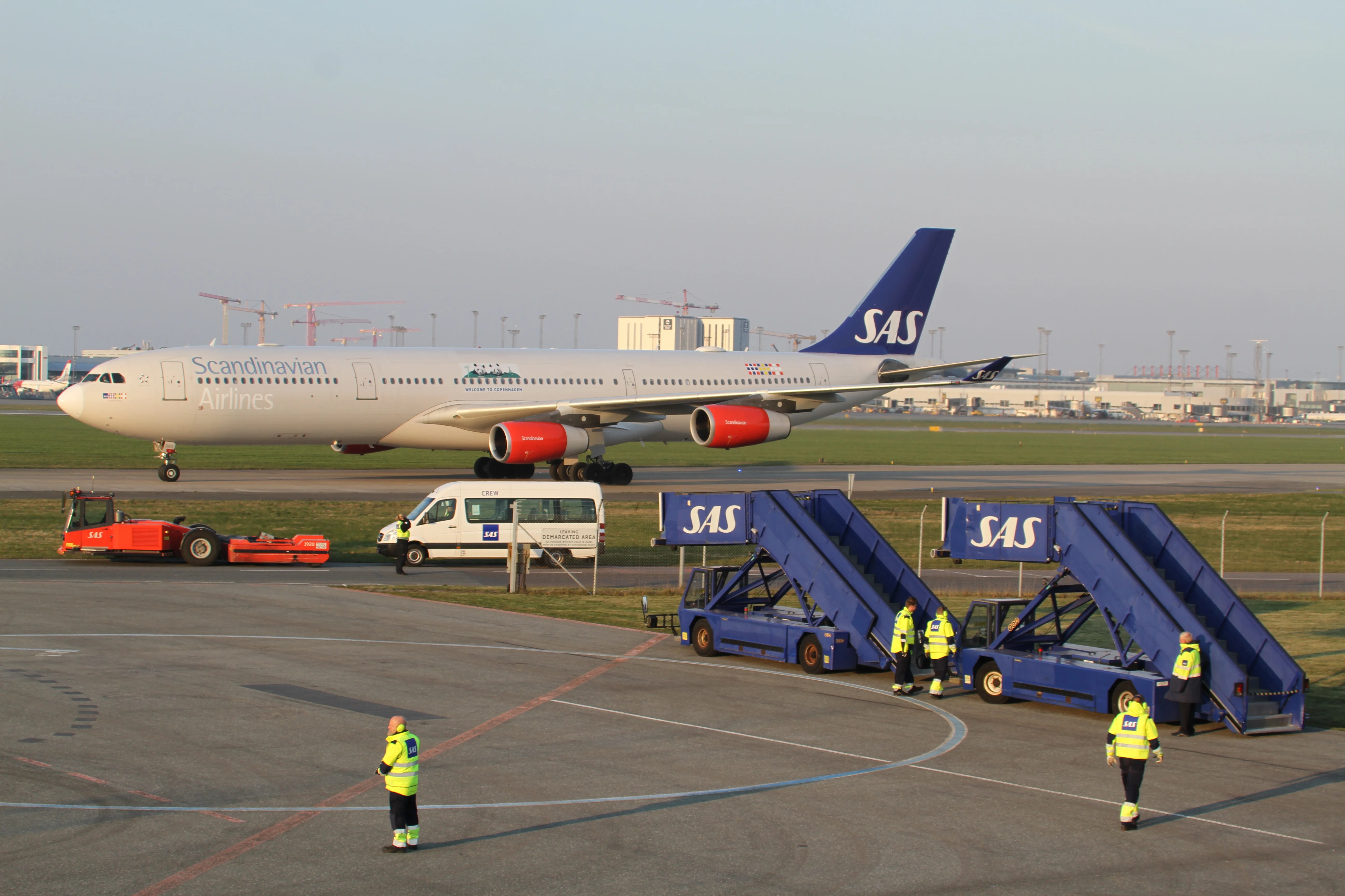 Arrival of Mao Sun &amp; Xing Er in Denmark