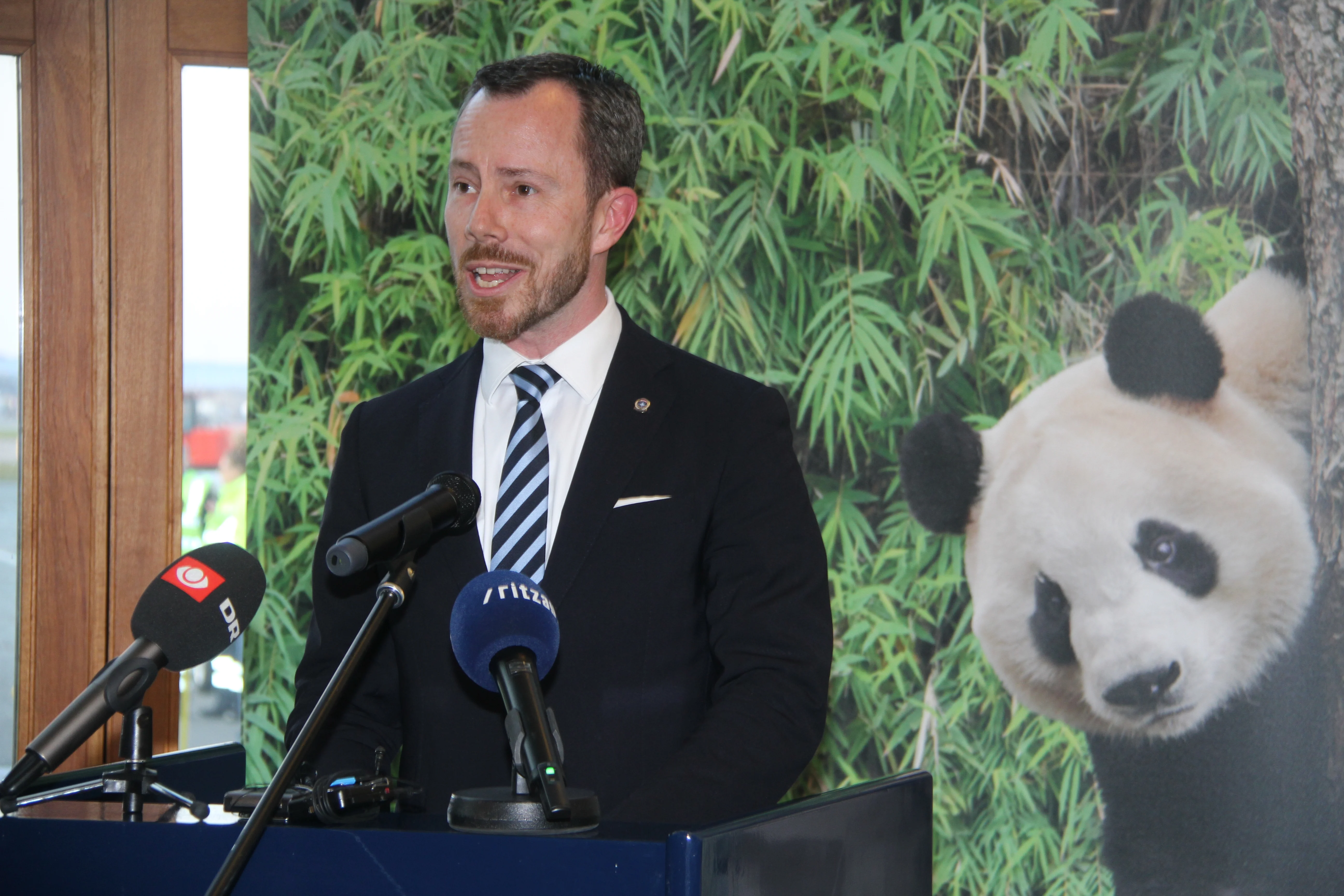 Arrival of Mao Sun &amp; Xing Er in Denmark