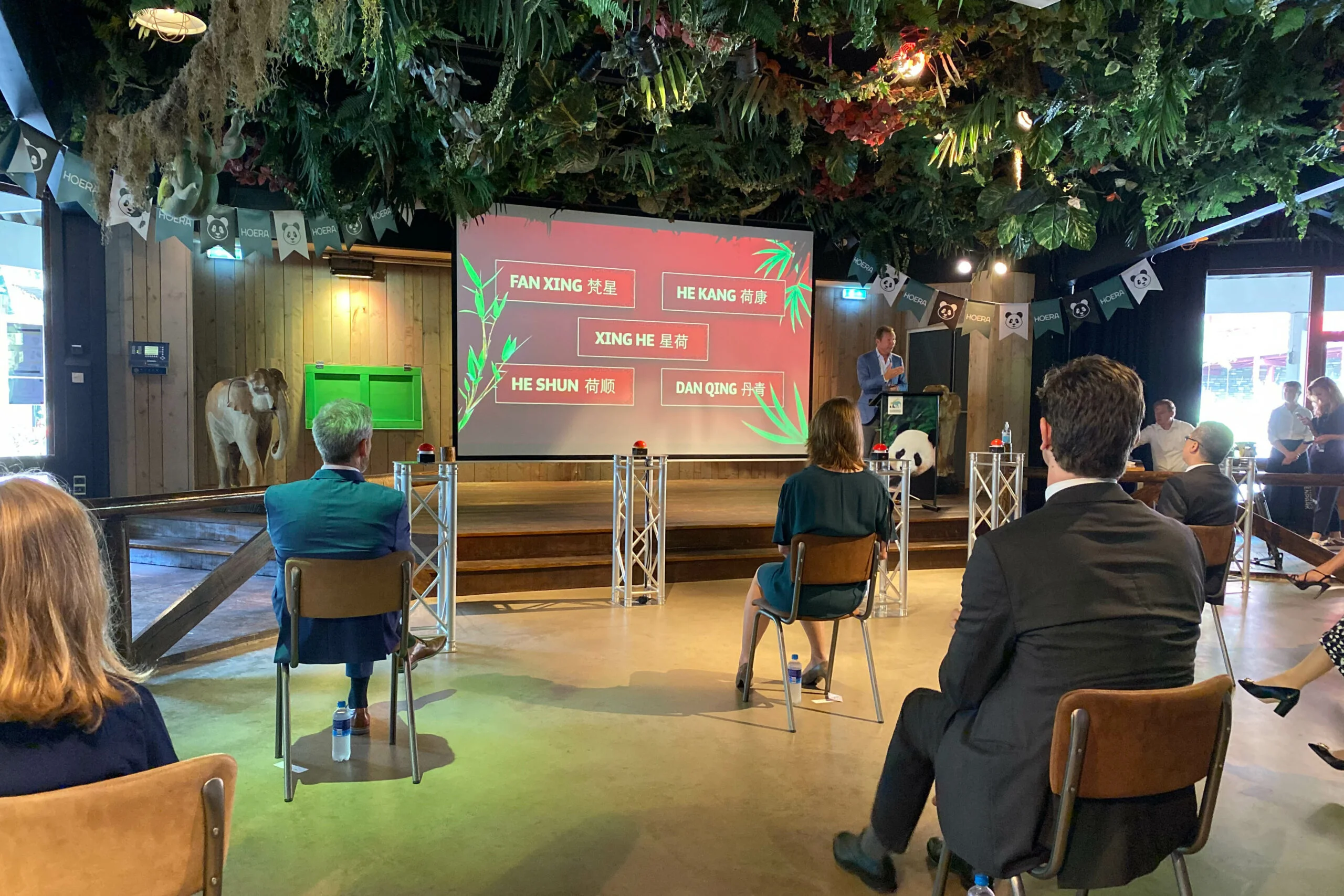 Ouwehands Dierenpark Rhenen - Fan Xing's Naming Ceremony