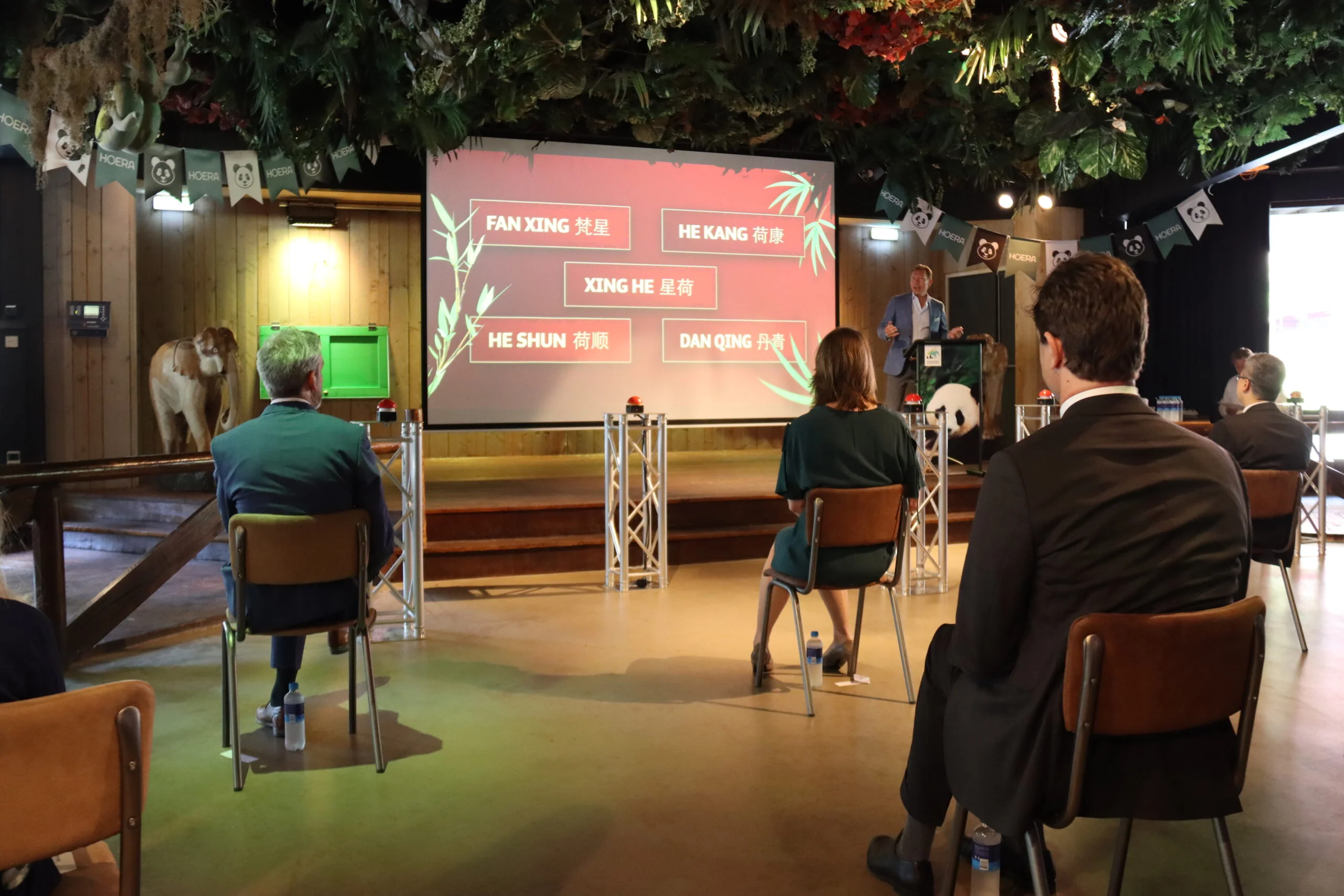 Ouwehands Dierenpark Rhenen - Fan Xing's Naming Ceremony