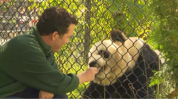 Rick Mercer visits Er Shun &amp;amp; Da Mao