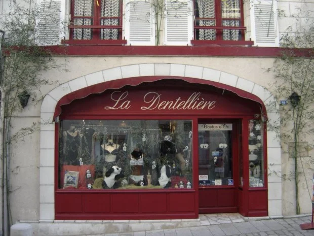 374931_349257048419425_158016577543474_1460437_1640623643_n-620x465